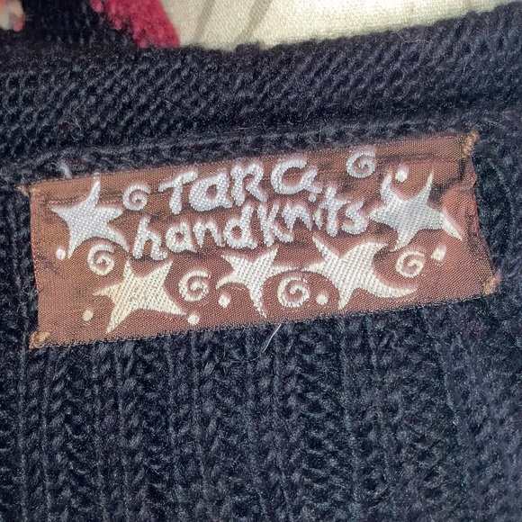 Hand Knit Wool Hooded Floral Motif Button Down Jacket by Tara Handknits Nepal - Picture 12 of 12